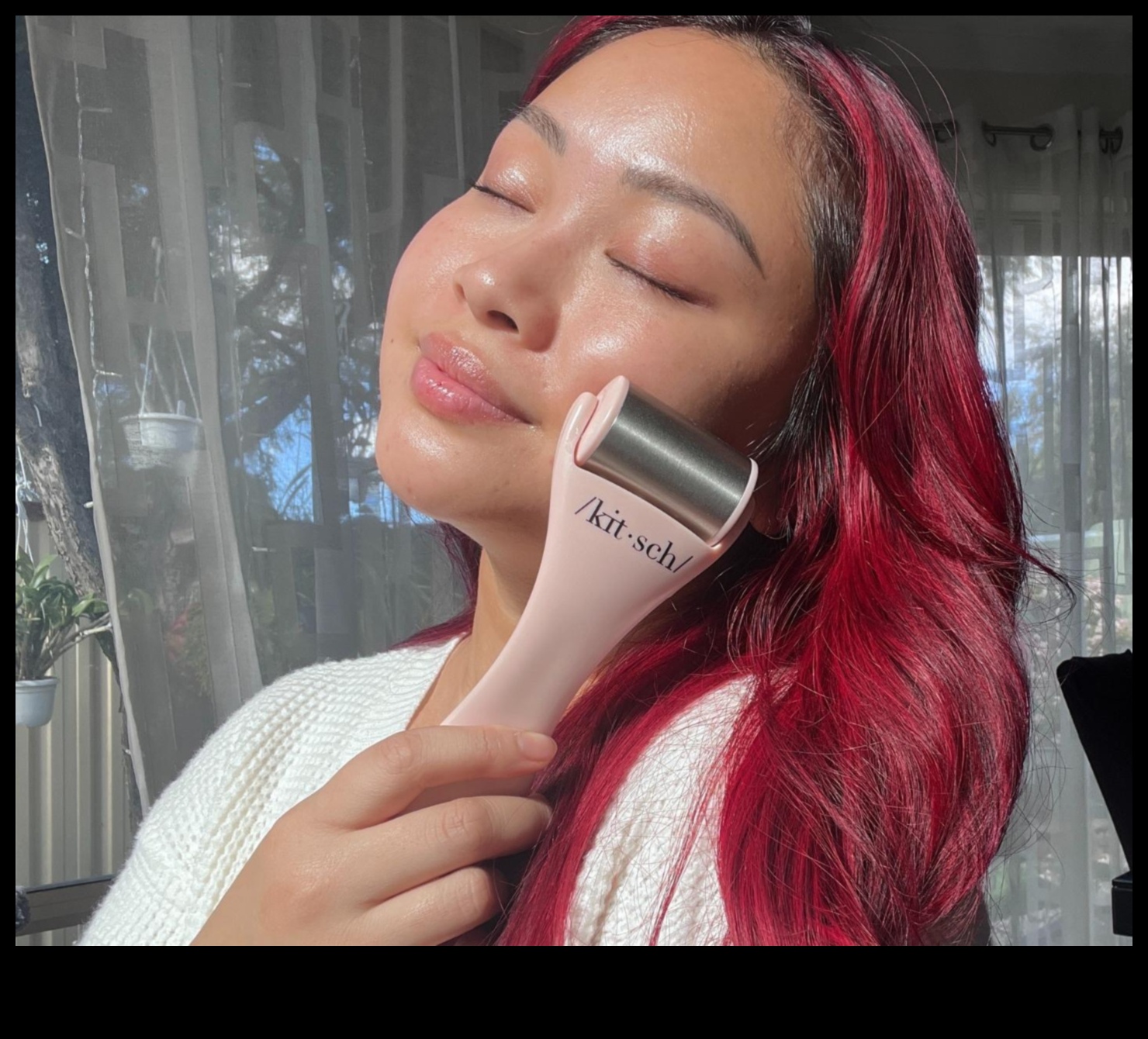 Arta rulării cu gheață: Încorporarea terapiei cu rece în rutina dvs. de îngrijire a pielii