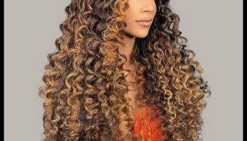 Coroana buclelor Continuare: îmbrățișarea texturii naturale în părul lung