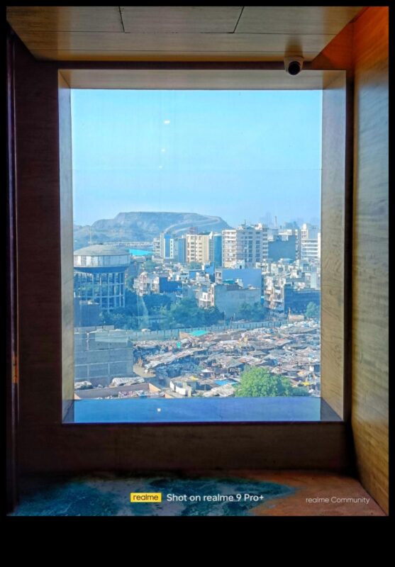 Dezvăluiri urbane: dezvăluirea poveștilor orașului prin stiluri de fotografie stradală