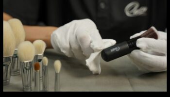 Investiția în pensule de machiaj japoneze: punctul culminant al instrumentelor de frumusețe artizanale